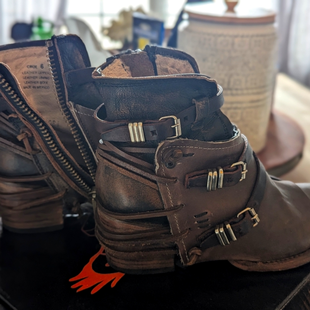 Freebird boots / booties - Crue size 6